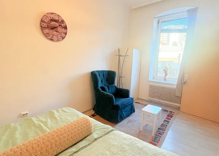 Beenie 20 3* Λιντς